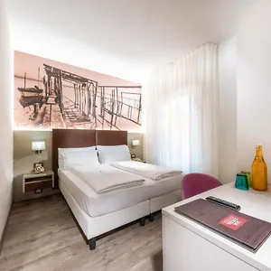 ** Hotel Casa Costiera Italien